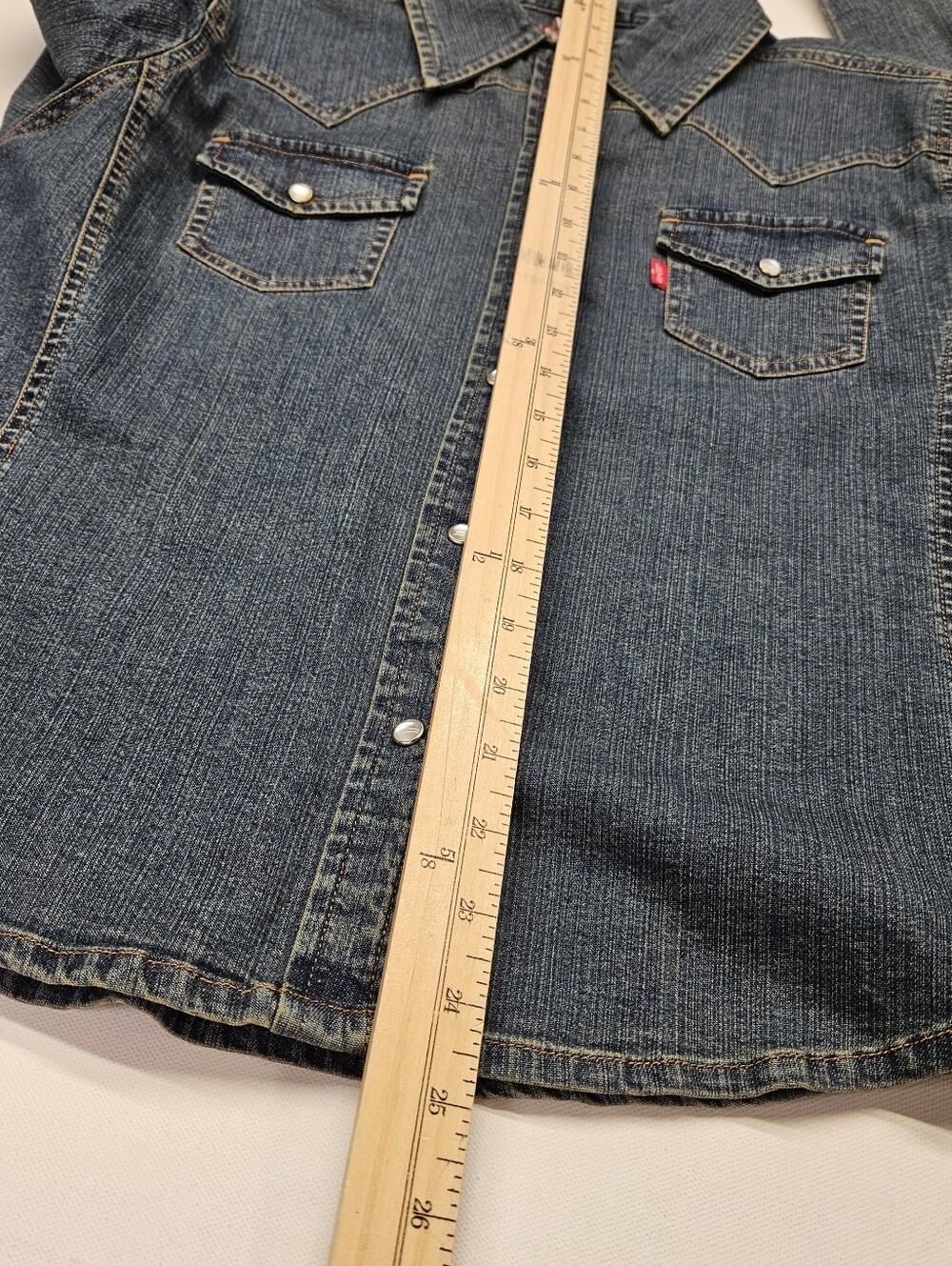 LEVI’S Vintage Western Denim Shirt Womens Size LARGE Long Sleeve Pearl Snaps - Picture 5 of 10